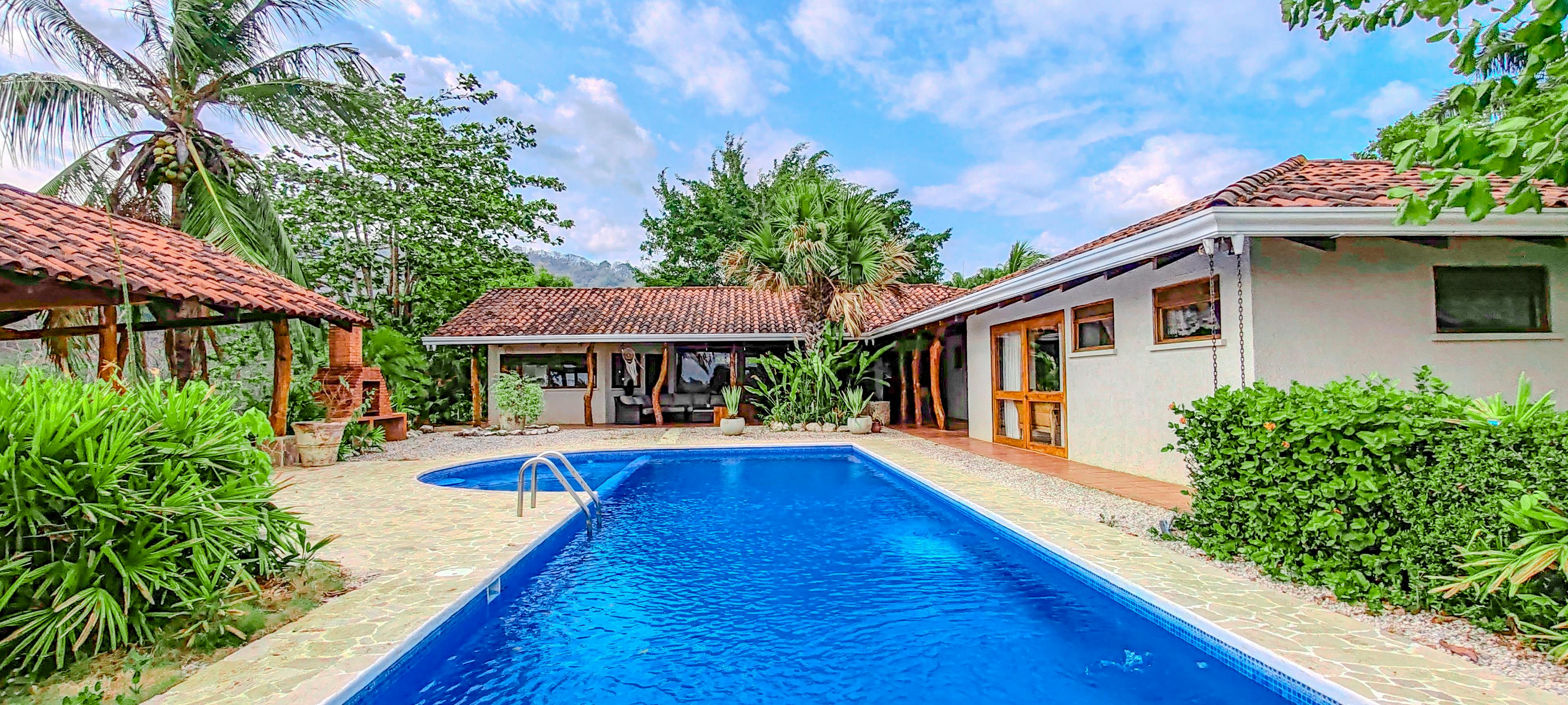 FINCA PARADISE - "Costa Rican Oasis: Luxury Estate with Income Potential in Estrada"